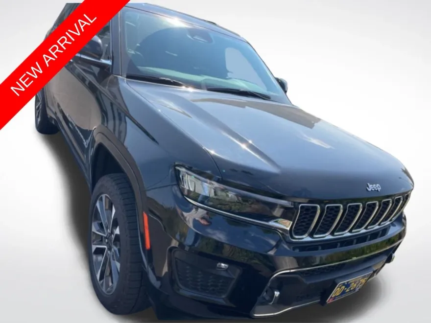 2023 Jeep Grand Cherokee Overland photo 1