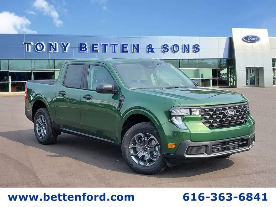 2025 Ford Maverick XLT photo 1