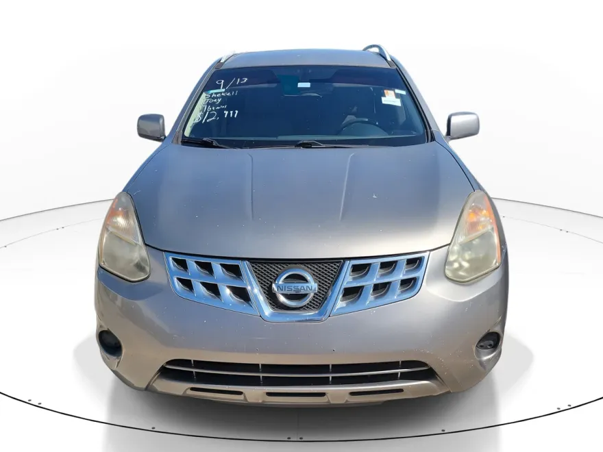 2013 Nissan Rogue SV photo 1