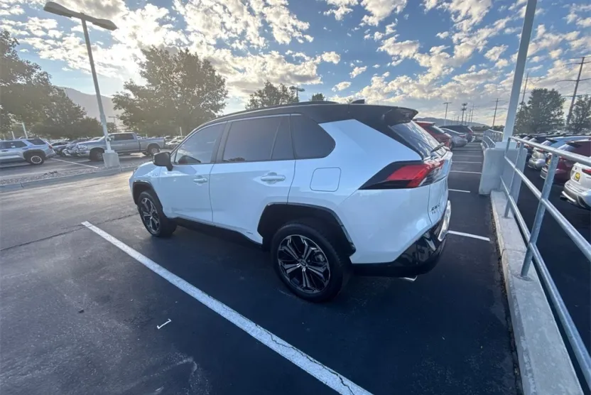 2024 Toyota RAV4 Prime XSE photo 1