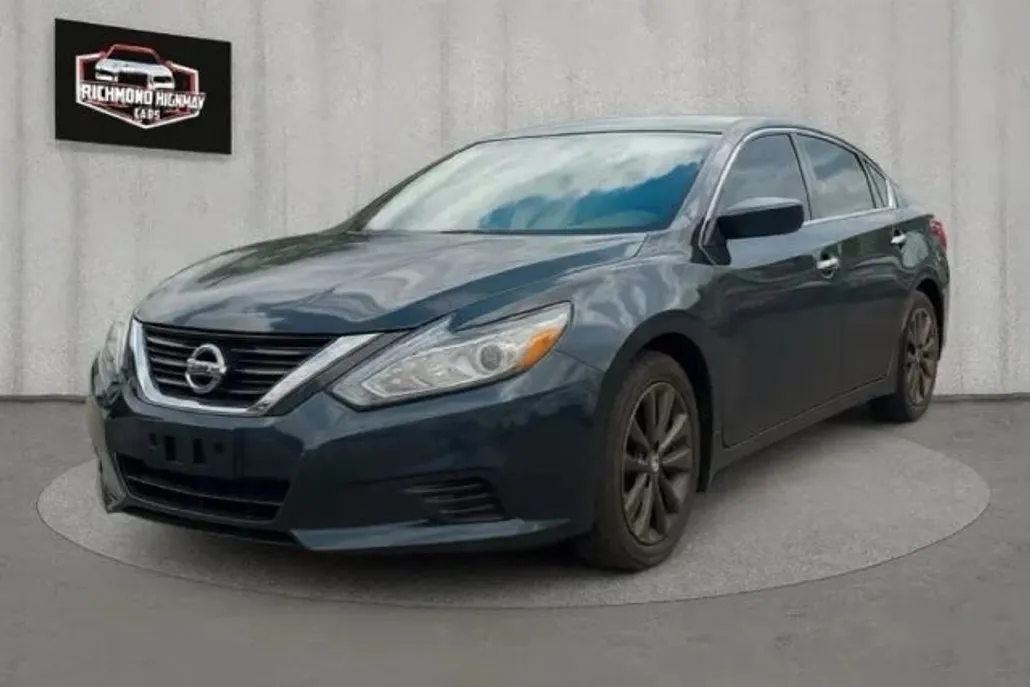 2017 Nissan Altima 2.5 SV photo 1