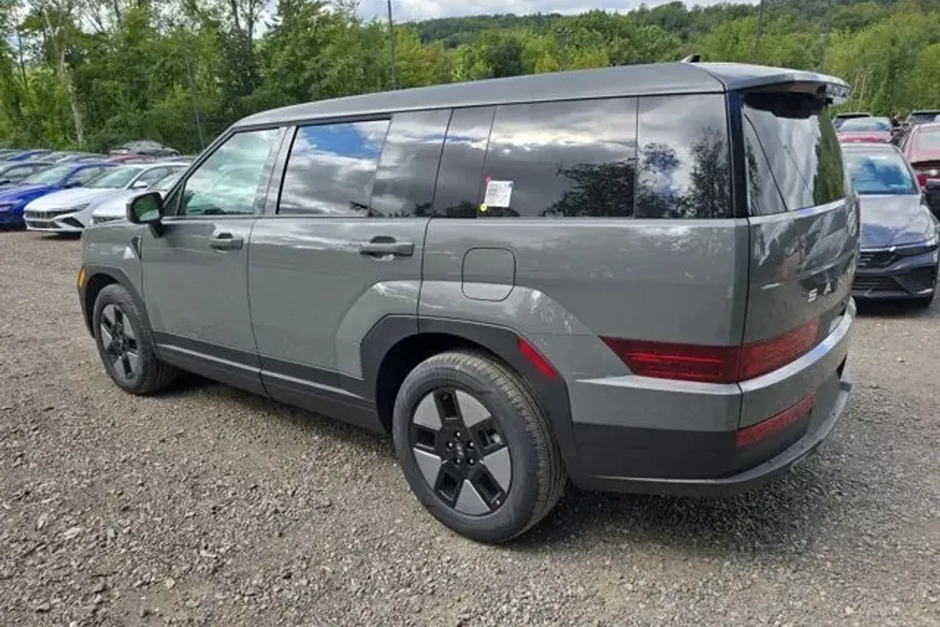 2026 Hyundai Santa Fe SE photo 1