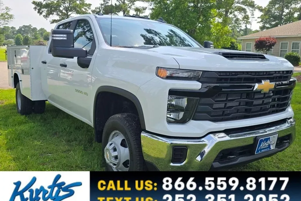 2025 Chevrolet Silverado 3500HD Work Truck photo 1