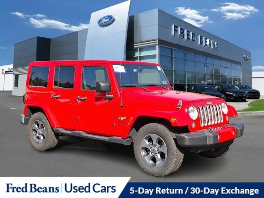 2016 Jeep Wrangler Unlimited Sahara photo 1
