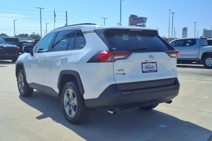 2024 Toyota RAV4 XLE photo 1