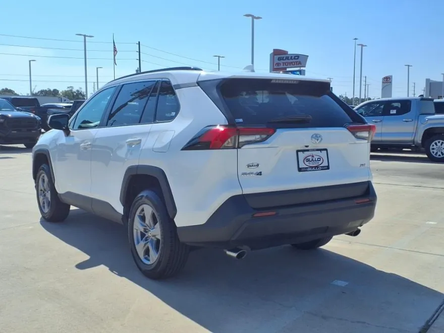 2024 Toyota RAV4 XLE photo 1