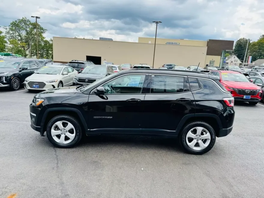 2019 Jeep Compass Latitude photo 1