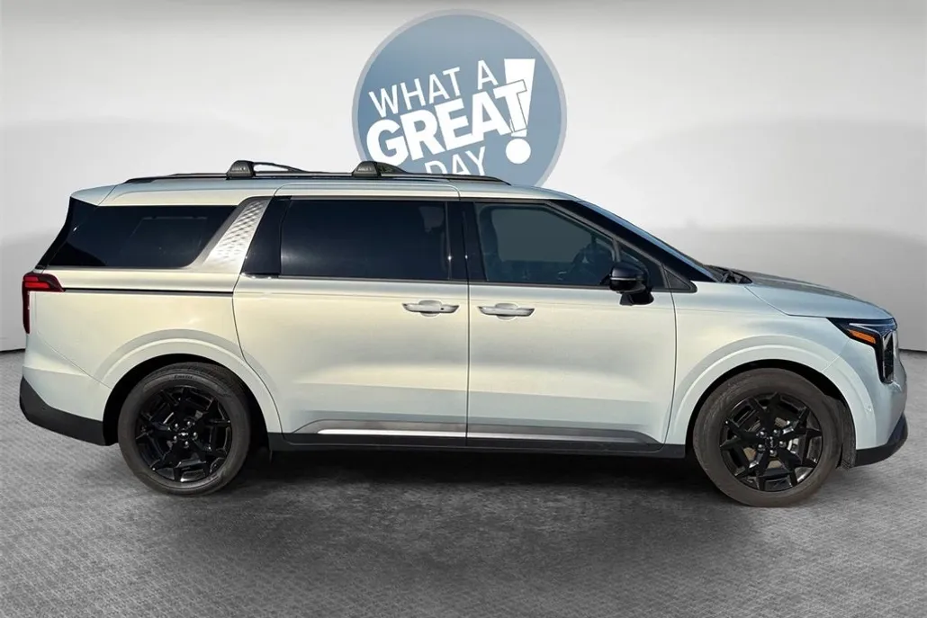 2025 Kia Carnival SX Prestige photo 1