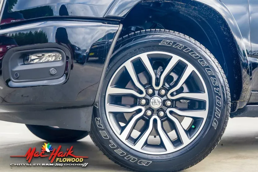 2025 Ram 1500 Limited photo 1