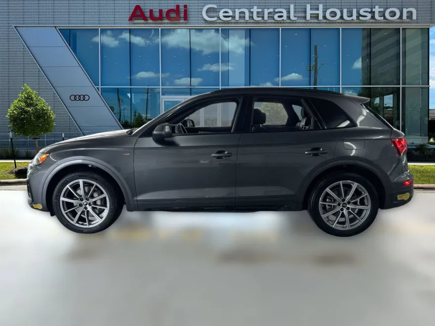 2022 Audi Q5 S line Premium Plus photo 1