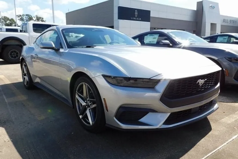 2025 Ford Mustang EcoBoost photo 1
