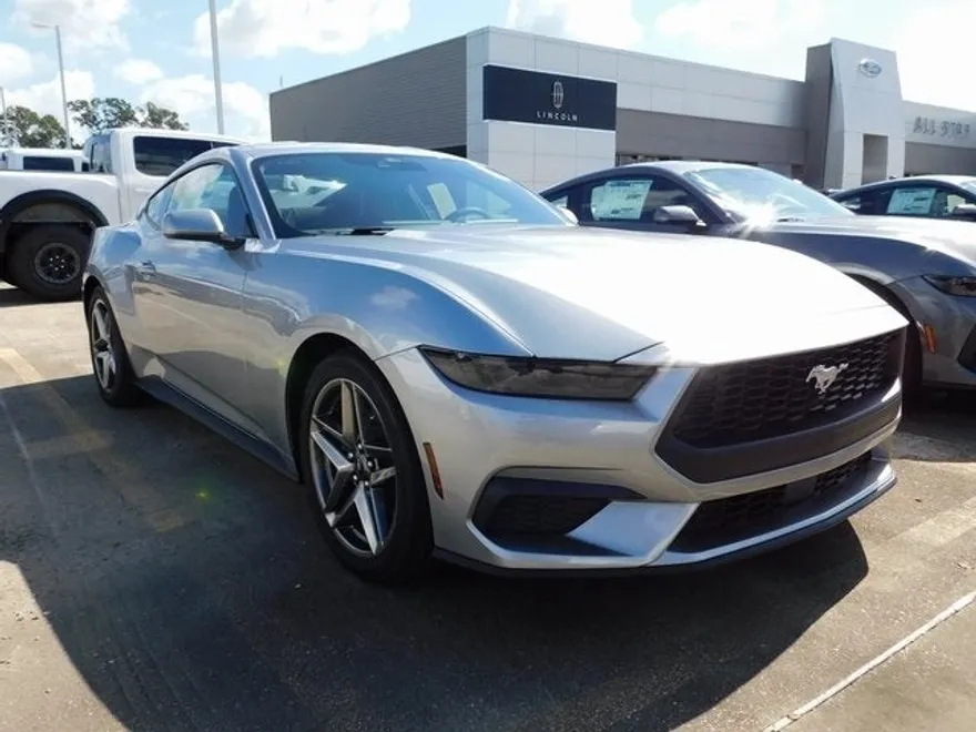 2025 Ford Mustang EcoBoost photo 1