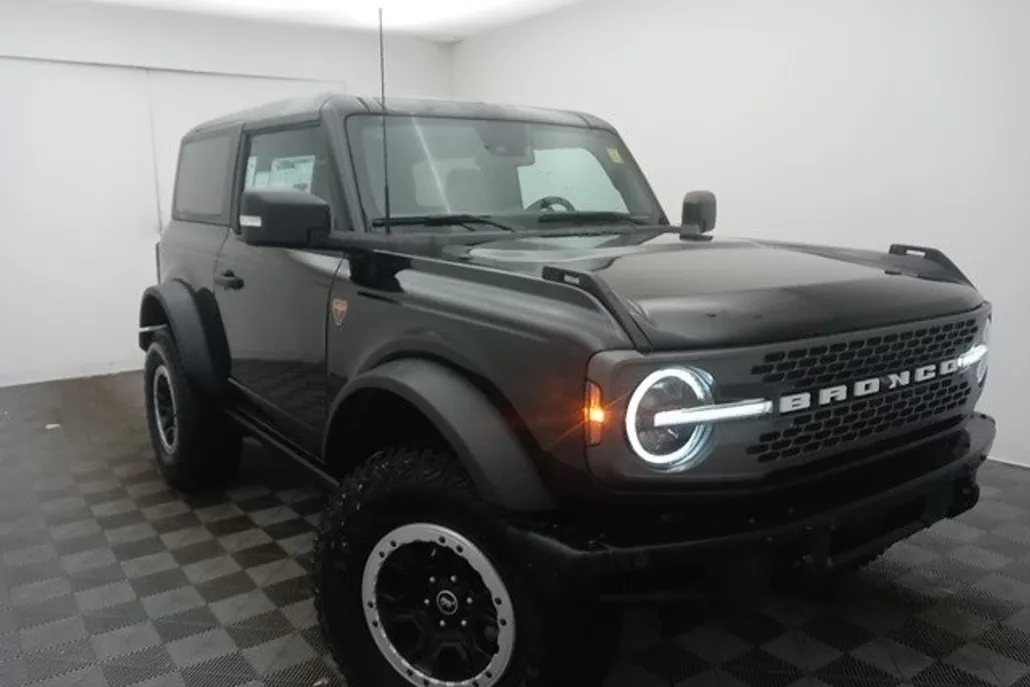 2023 Ford Bronco Badlands photo 1
