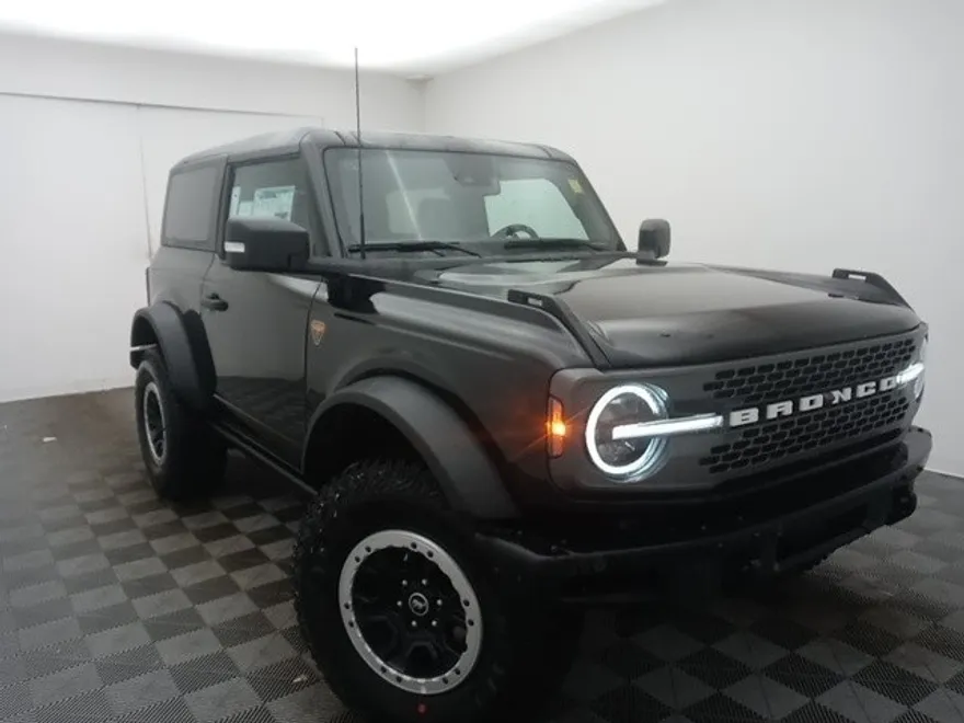2023 Ford Bronco Badlands photo 1