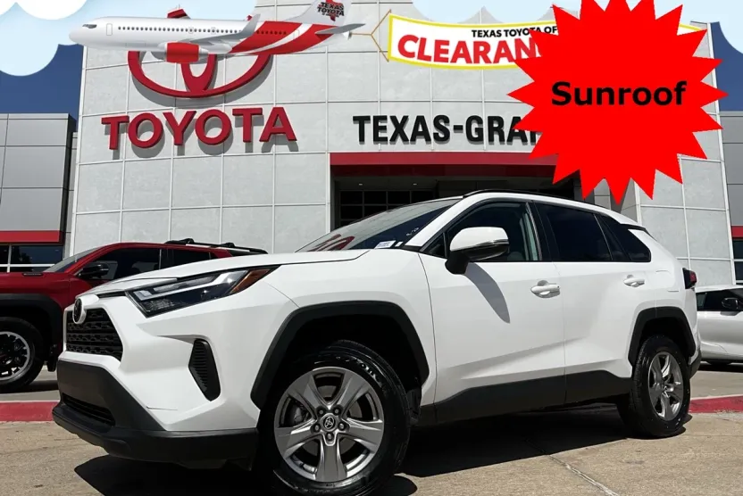 2024 Toyota RAV4 XLE photo 1