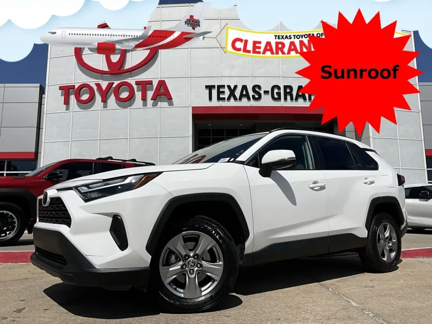 2024 Toyota RAV4 XLE photo 1