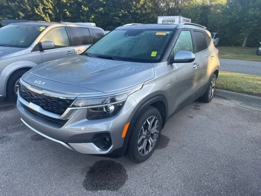 2023 Kia Seltos EX photo 1
