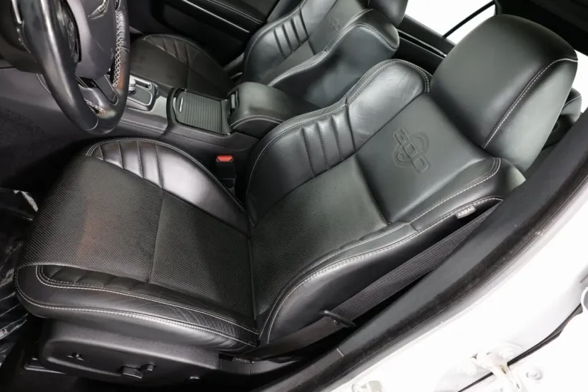 2023 Chrysler 300 photo 1