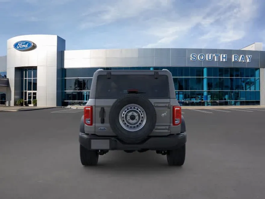 2025 Ford Bronco Base photo 1