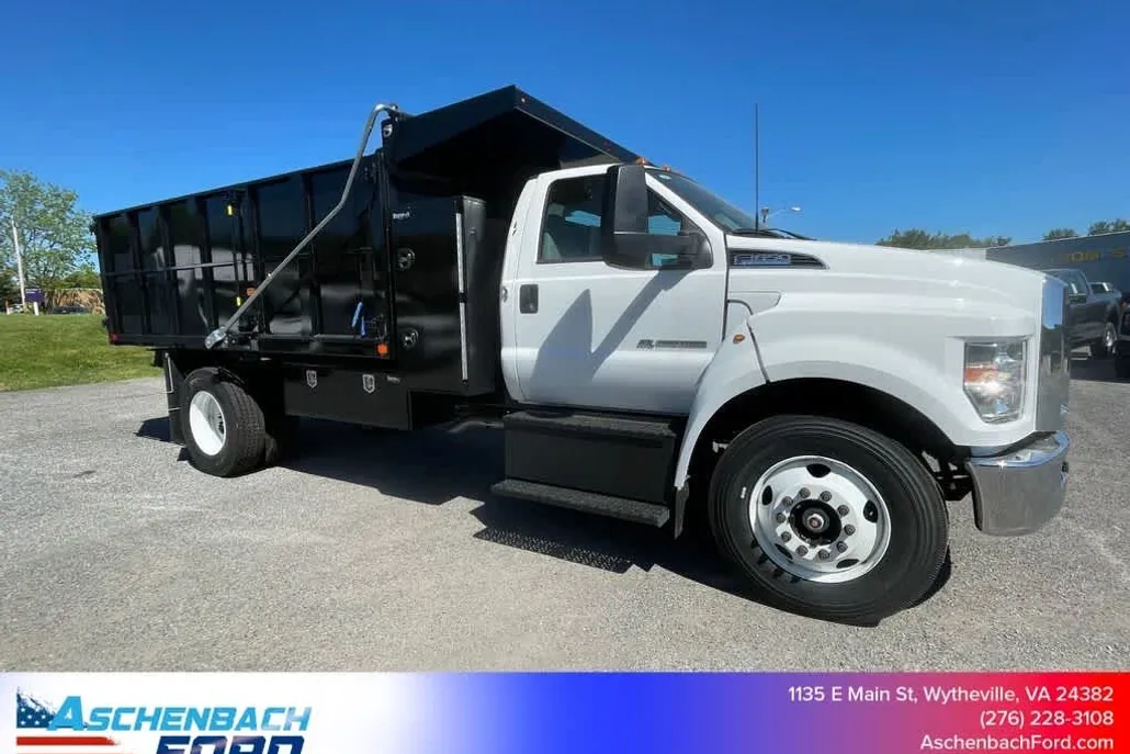 2024 Ford F-650 photo 1