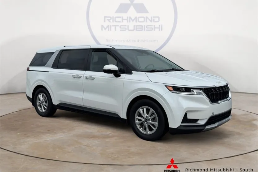 2022 Kia Carnival LXS photo 1
