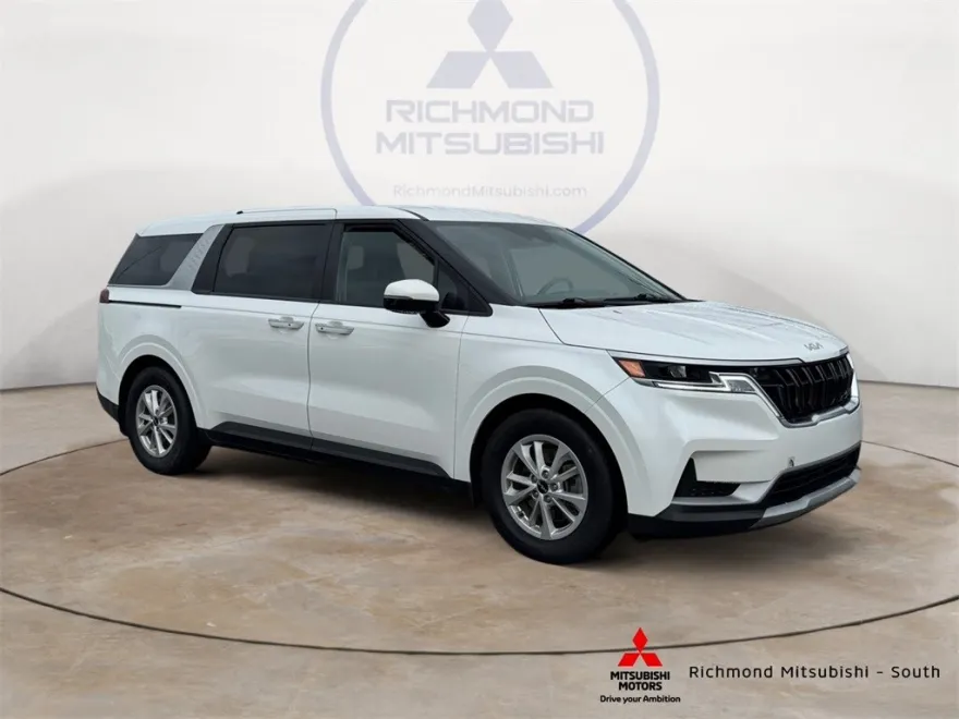 2022 Kia Carnival LXS photo 1