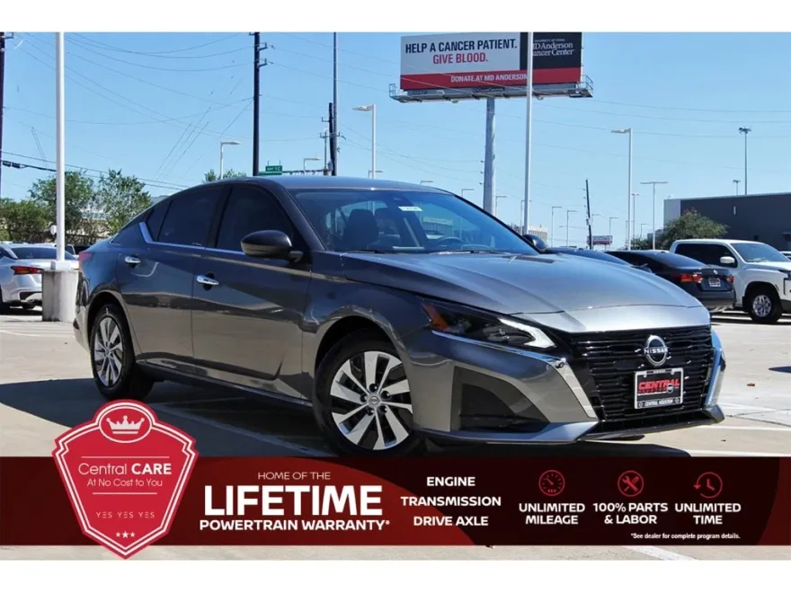 2025 Nissan Altima S photo 1