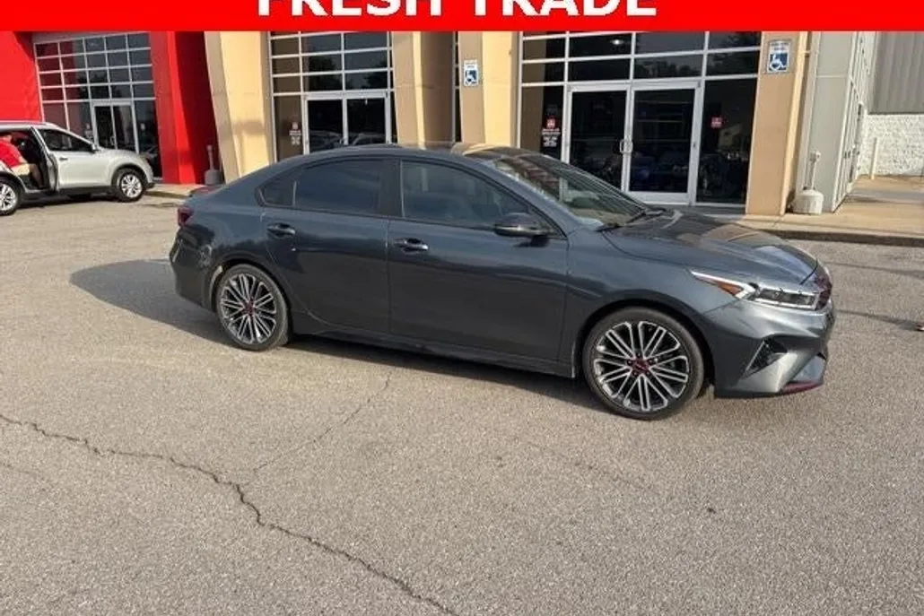 2023 Kia Forte GT photo 1