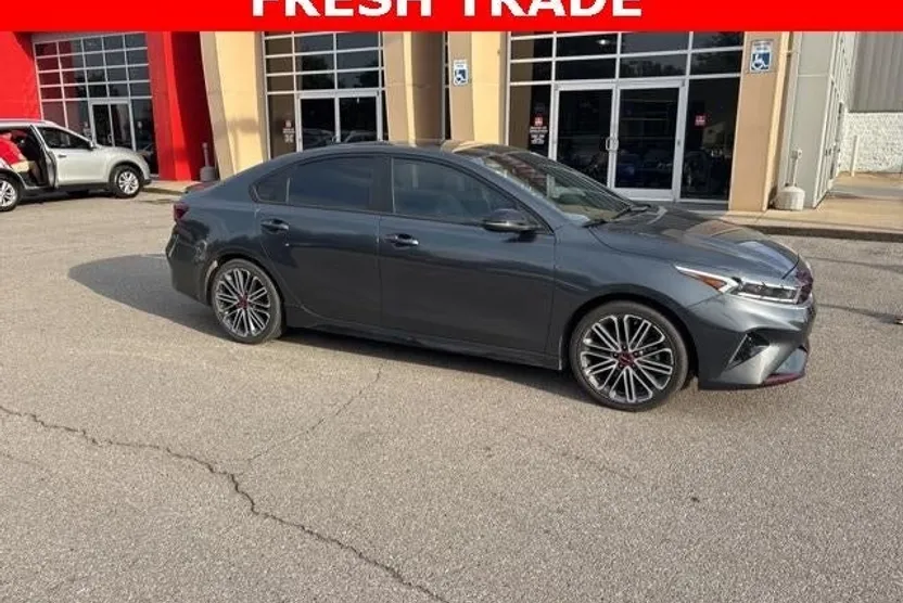 2023 Kia Forte GT photo 1