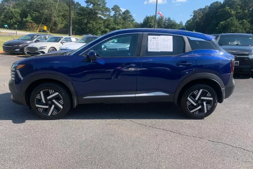 2025 Nissan Kicks SV photo 1