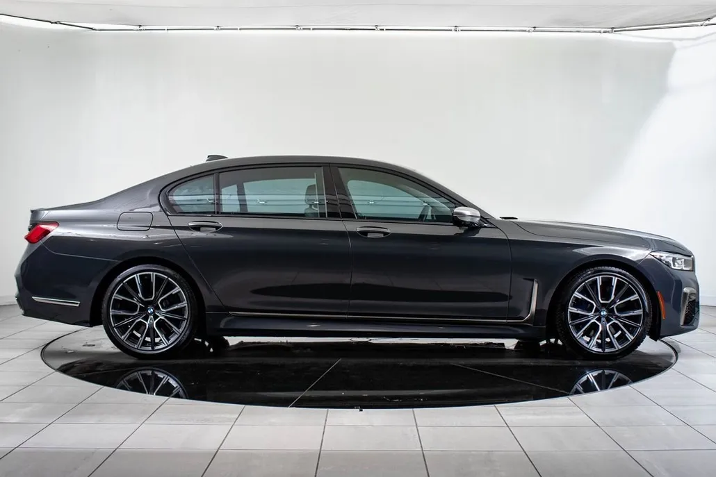 2022 Bmw M760Li photo 1