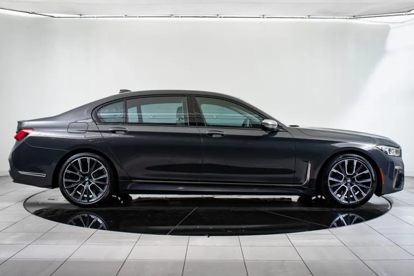 2022 Bmw M760Li photo 1