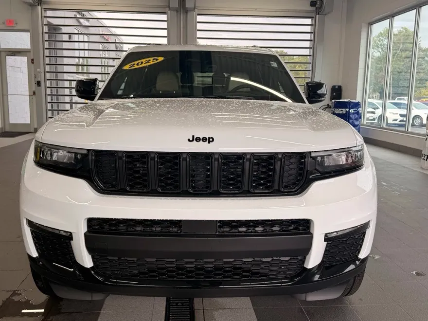 2025 Jeep Grand Cherokee Limited photo 1