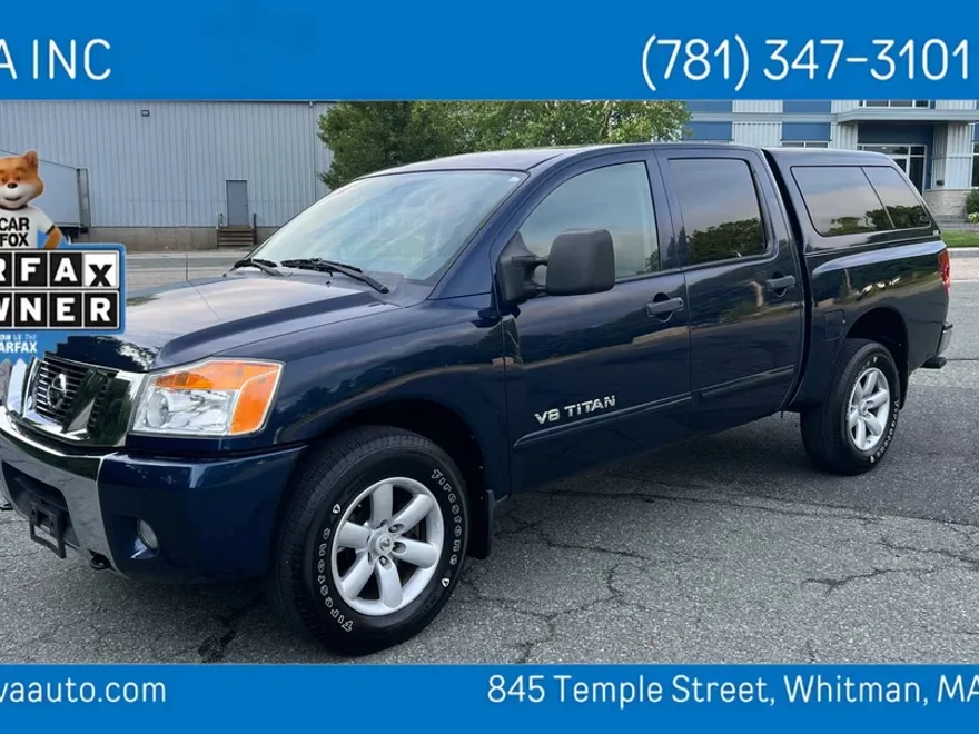 2012 Nissan Titan Crew Cab SV photo 1