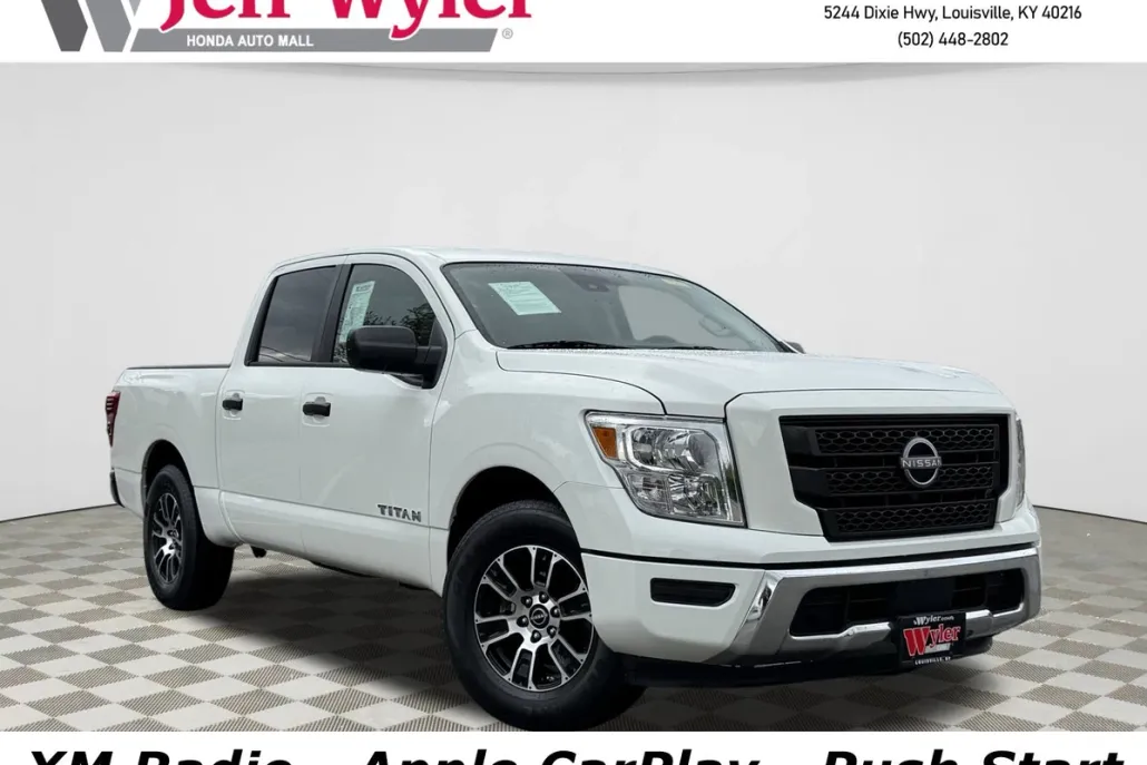 2023 Nissan Titan Crew Cab SV photo 1