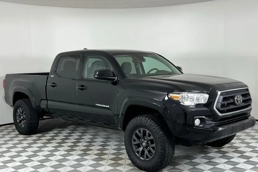 2023 Toyota Tacoma SR5 V6 photo 1