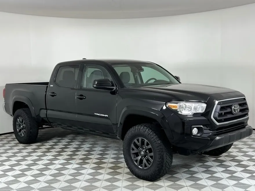 2023 Toyota Tacoma SR5 V6 photo 1