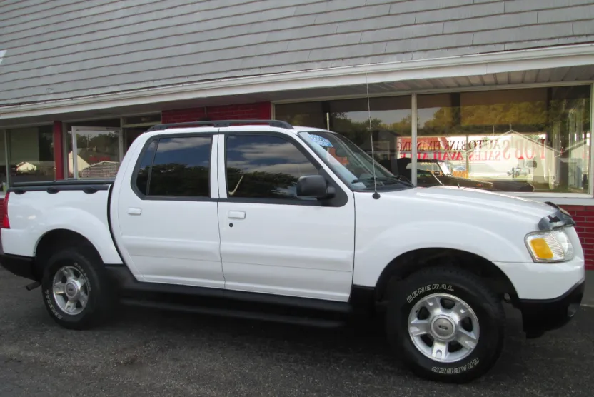 2003 Ford Explorer Sport Trac XLT photo 1