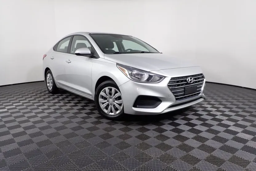 2021 Hyundai Accent SE photo 1