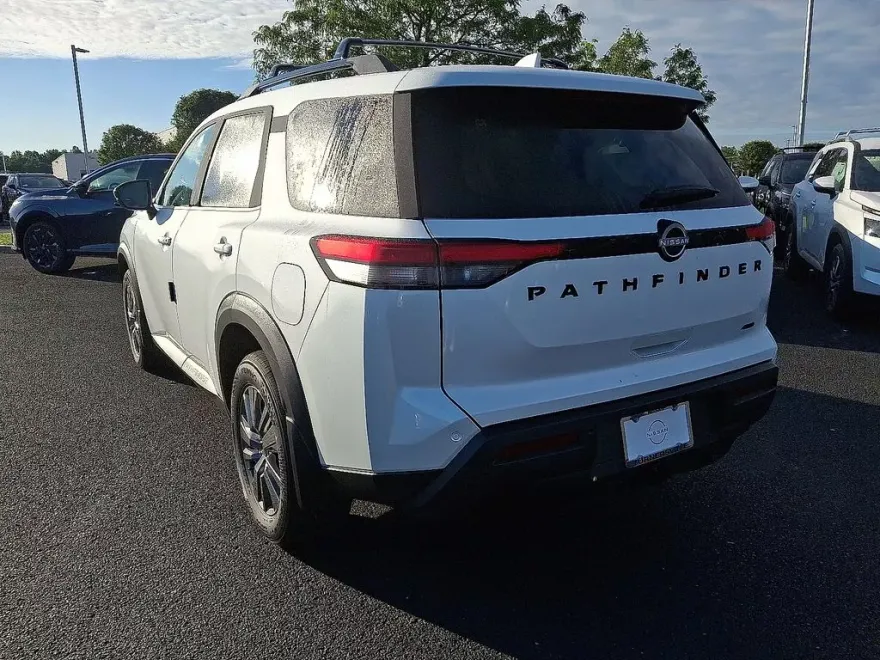 2025 Nissan Pathfinder SV photo 1