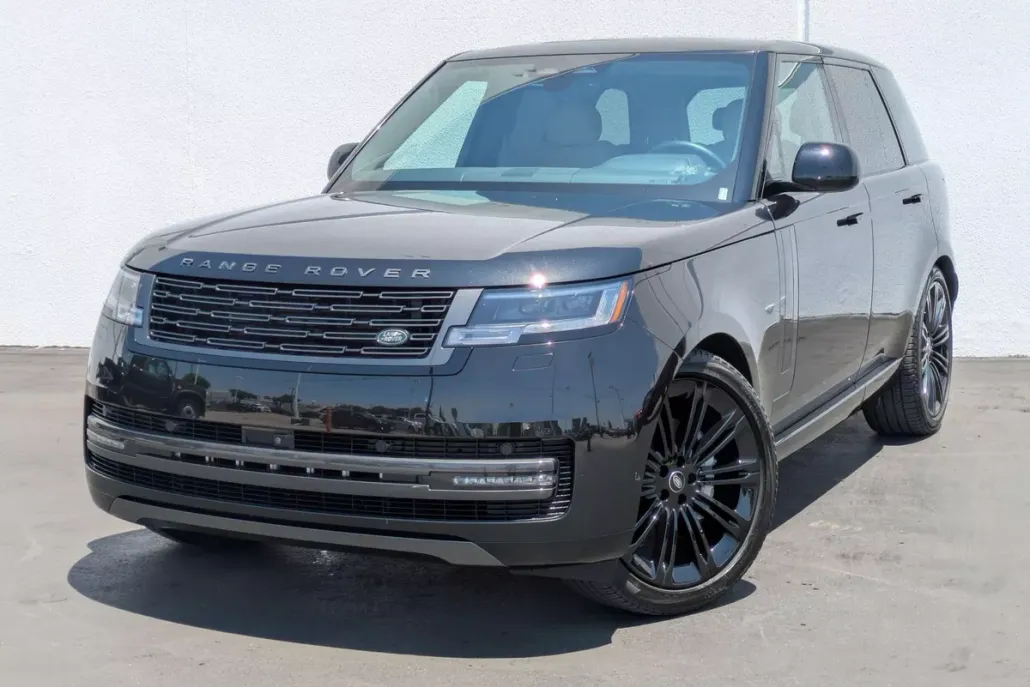 2024 Land Rover Range Rover SE photo 1