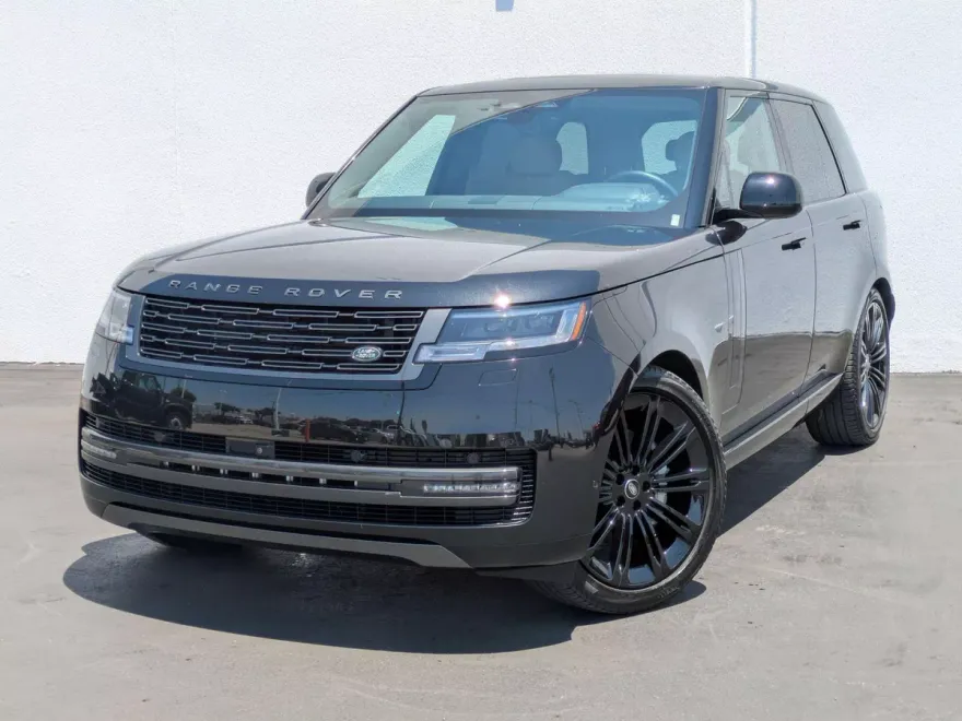 2024 Land Rover Range Rover SE photo 1