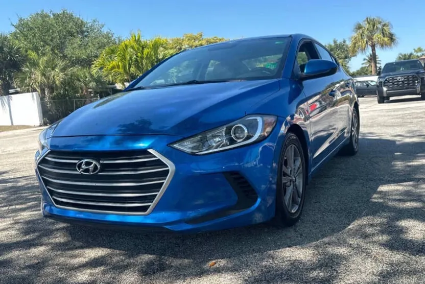 2018 Hyundai Elantra SEL photo 1