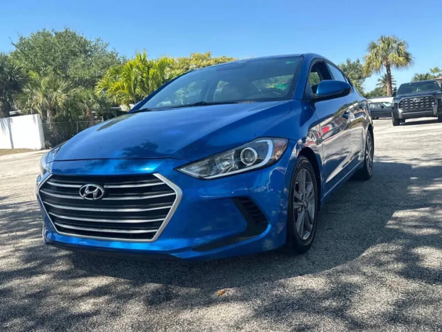 2018 Hyundai Elantra SEL photo 1
