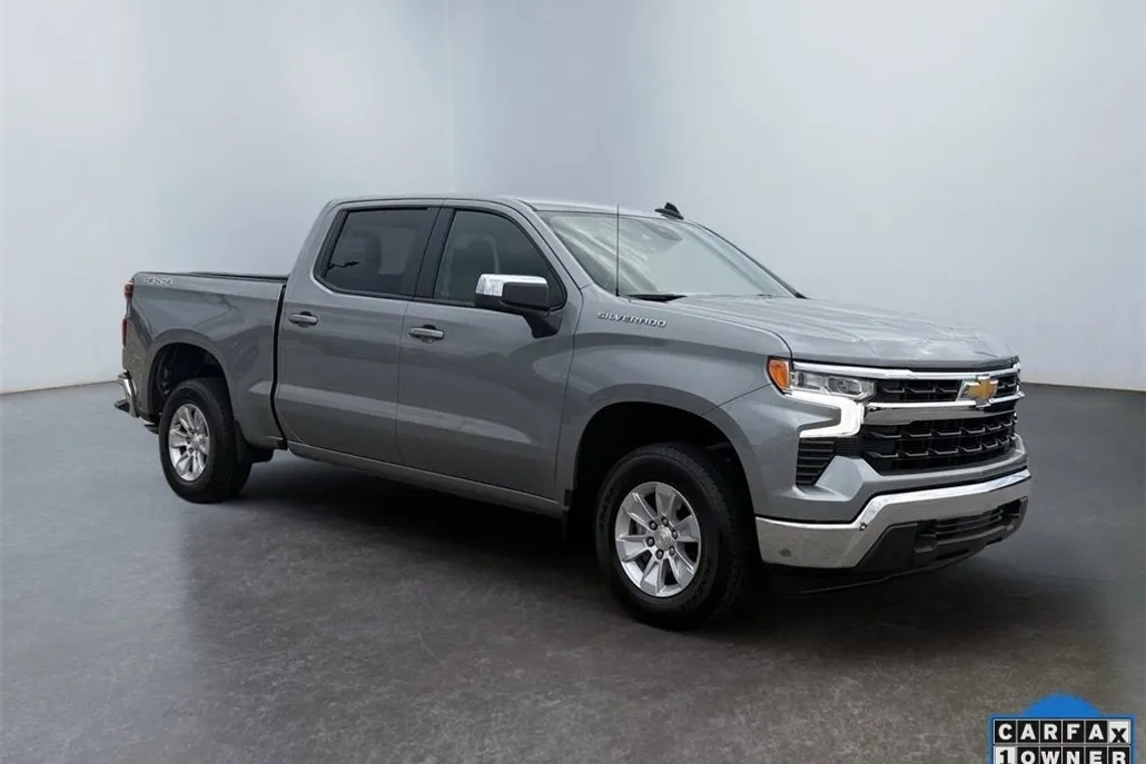 2025 Chevrolet Silverado 1500 LT photo 1