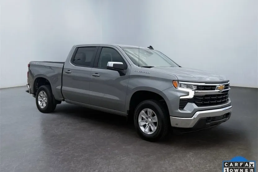 2025 Chevrolet Silverado 1500 LT photo 1