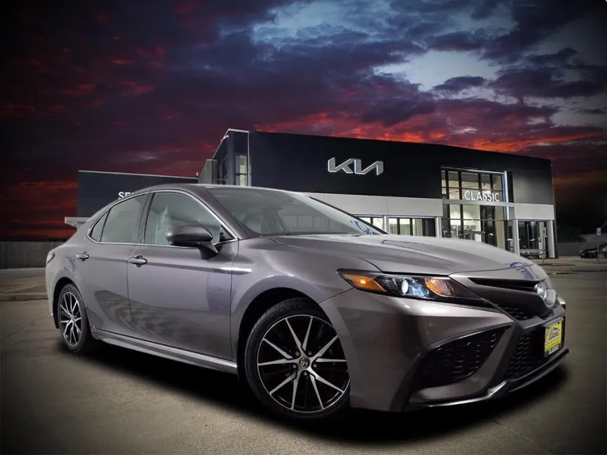 2023 Toyota Camry Hybrid SE photo 1