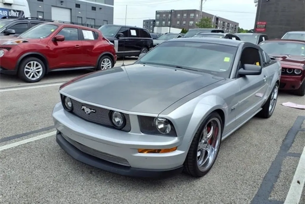 2006 Ford Mustang GT Deluxe photo 1