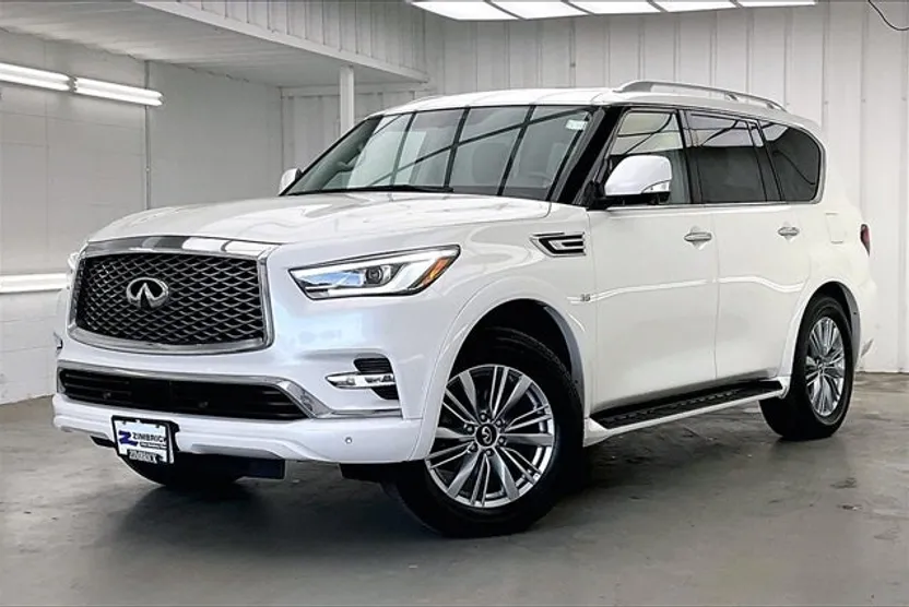 2019 Infiniti QX80 Luxe photo 1