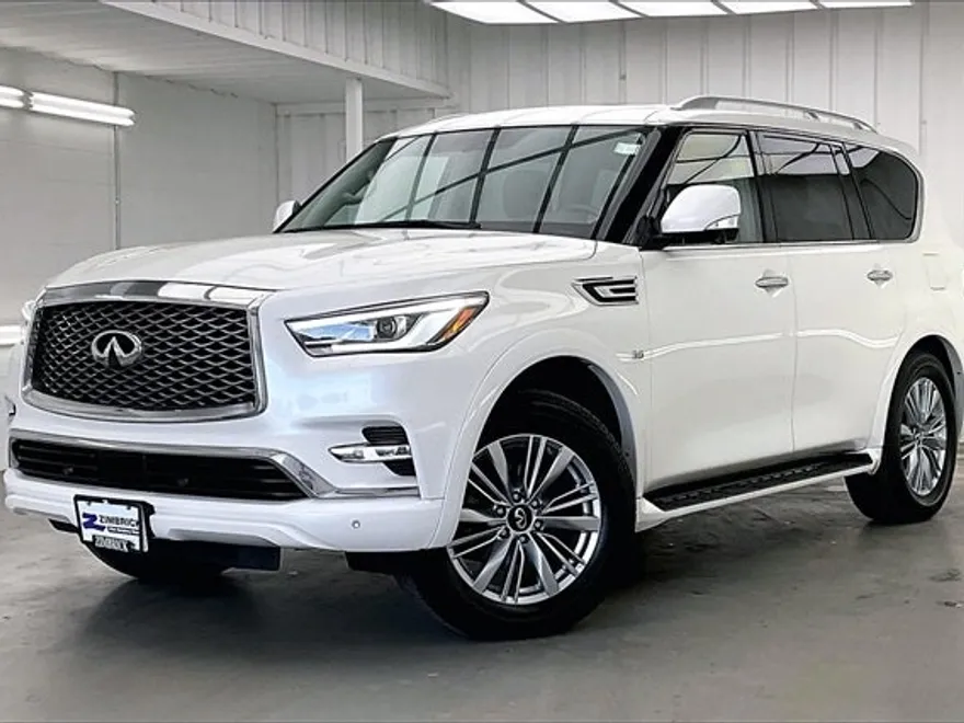 2019 Infiniti QX80 Luxe photo 1
